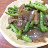 冷凍インゲンとこんにゃくのピリ辛炒め！